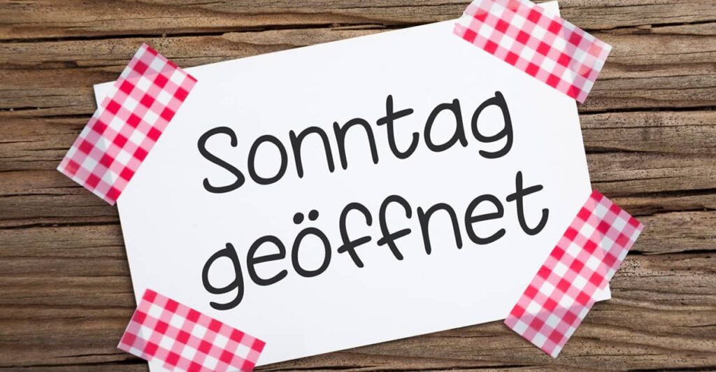 Schild Sonntags geöffnet in NRW